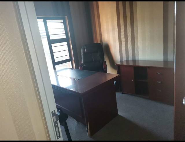 63M² OFFICE FOR SALE IN SONHEUWEL